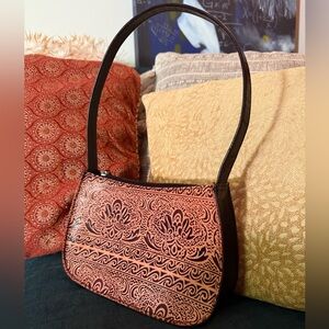 Vintage 90’s tooled leather small shoulder bag